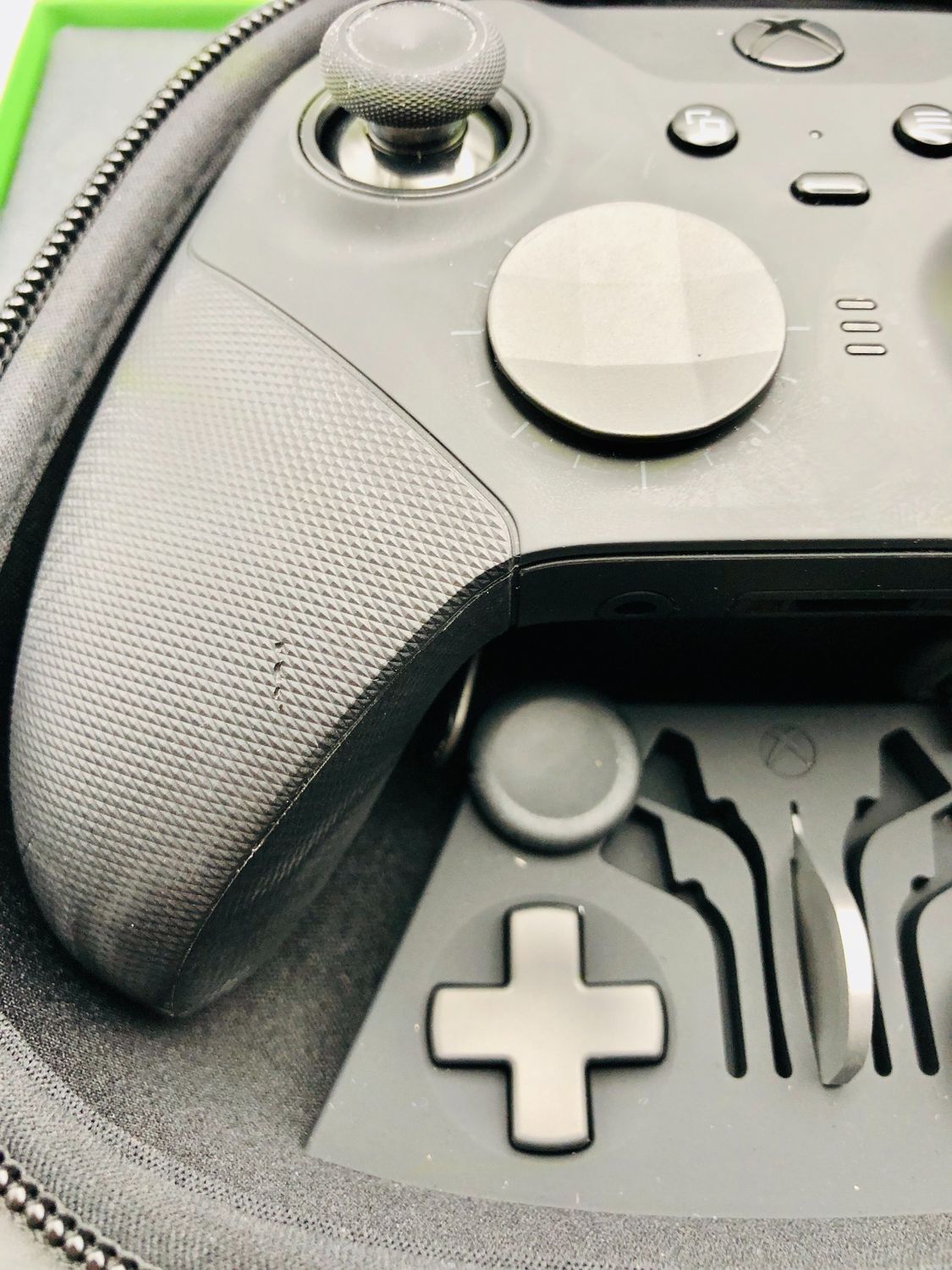 Bezprzewodowy kontroler Xbox, Elite czarny