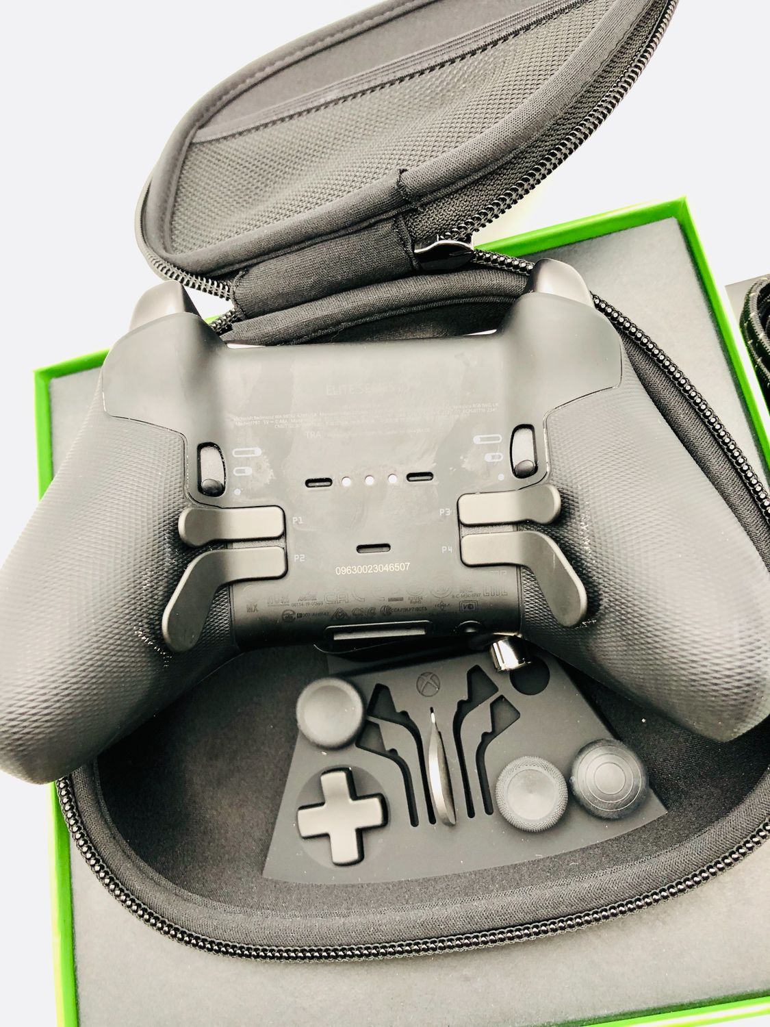 Bezprzewodowy kontroler Xbox, Elite czarny