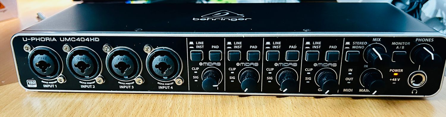 Behringer U-PHORIA UMC404HD interfejs audio/MIDI USB, czarny