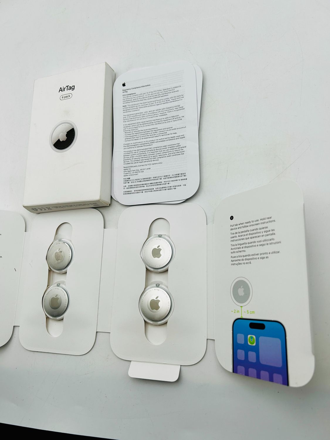 Apple Zestaw 4 sztuk AirTag (1. generacji)