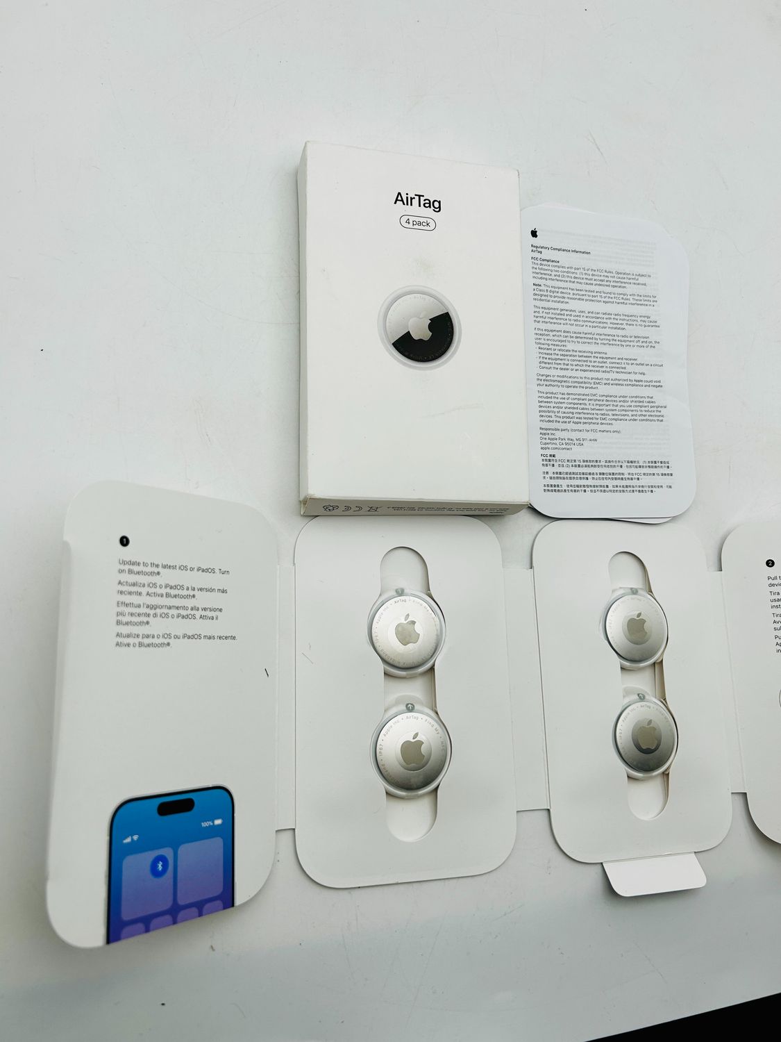 Apple Zestaw 4 sztuk AirTag (1. generacji)