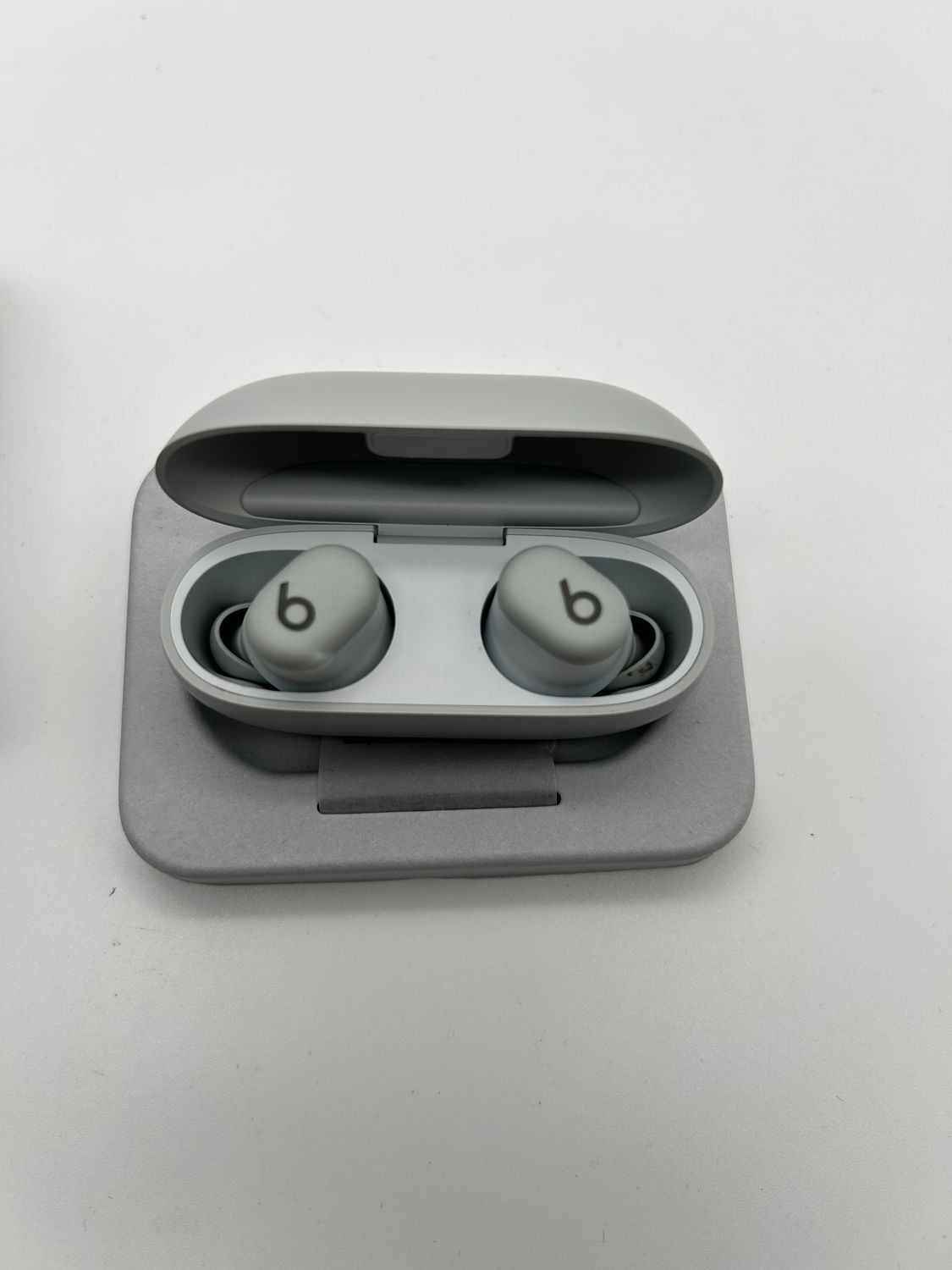 Beats Solo Buds — bezprzewodowe słuchawki dokanałowe Bluetooth