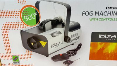 Ibiza LSM900W – maszyna do dymu 900 W z pilotem