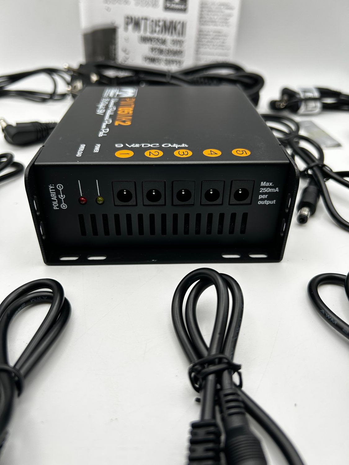 Palmer PWT 05 MK 2 - Uniwersalny zasilacz 9 V do pedalboardów