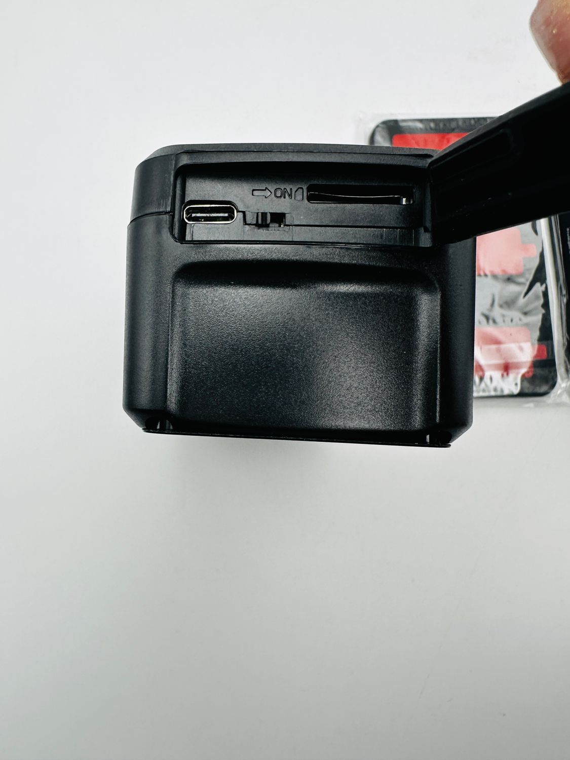 Salind 20 4G – lokalizator GPS z magnesem i baterią