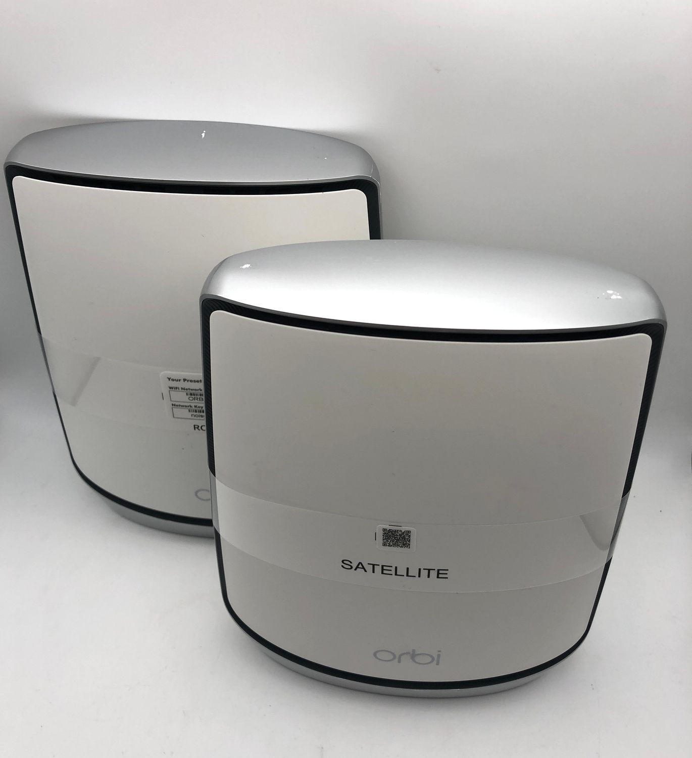 NETGEAR Orbi Mesh WiFi 6 RBK852 AX6000 (router + satelita)