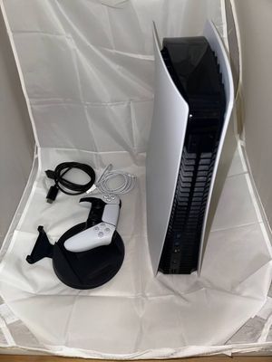 PlayStation 5 (PS5) + kontroler DualSense