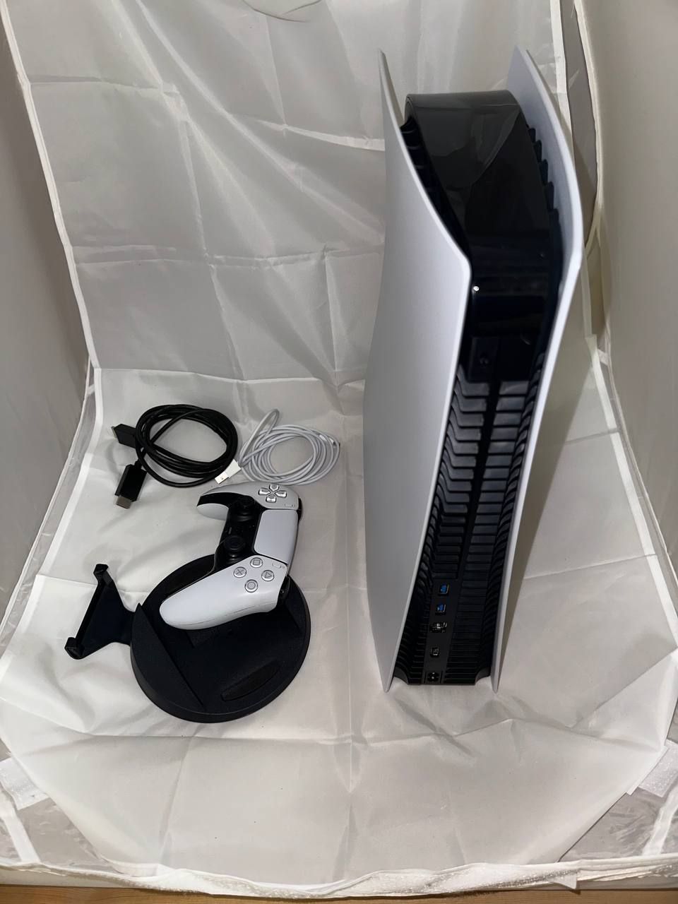 PlayStation 5 (PS5) + kontroler DualSense