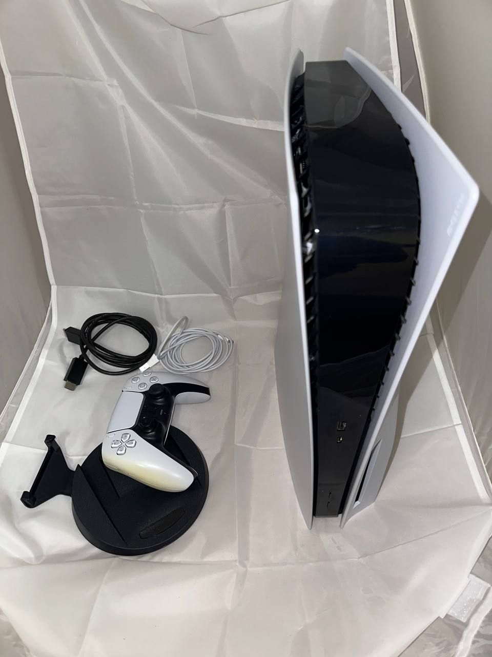 PlayStation 5 (PS5) + kontroler DualSense