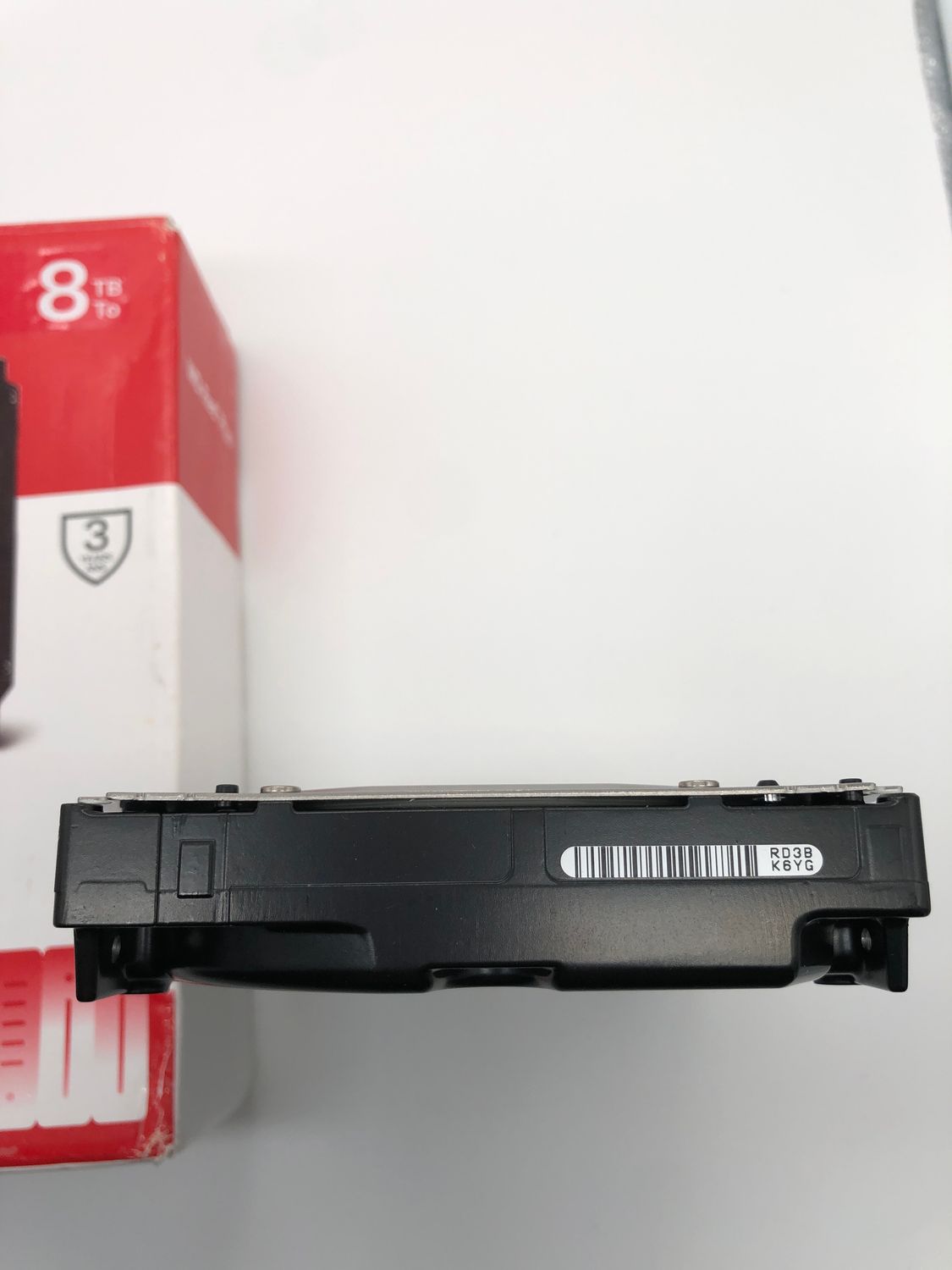 WD Red Plus 8TB NAS 3,5" Dysk Twardy SATA 6 Gb/s, 5640 RPM, CMR, 256 MB Cache (WD80EFPX)