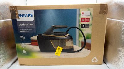 Philips stacja parowa PerfectCare seria 6000, czarna, 2400 W