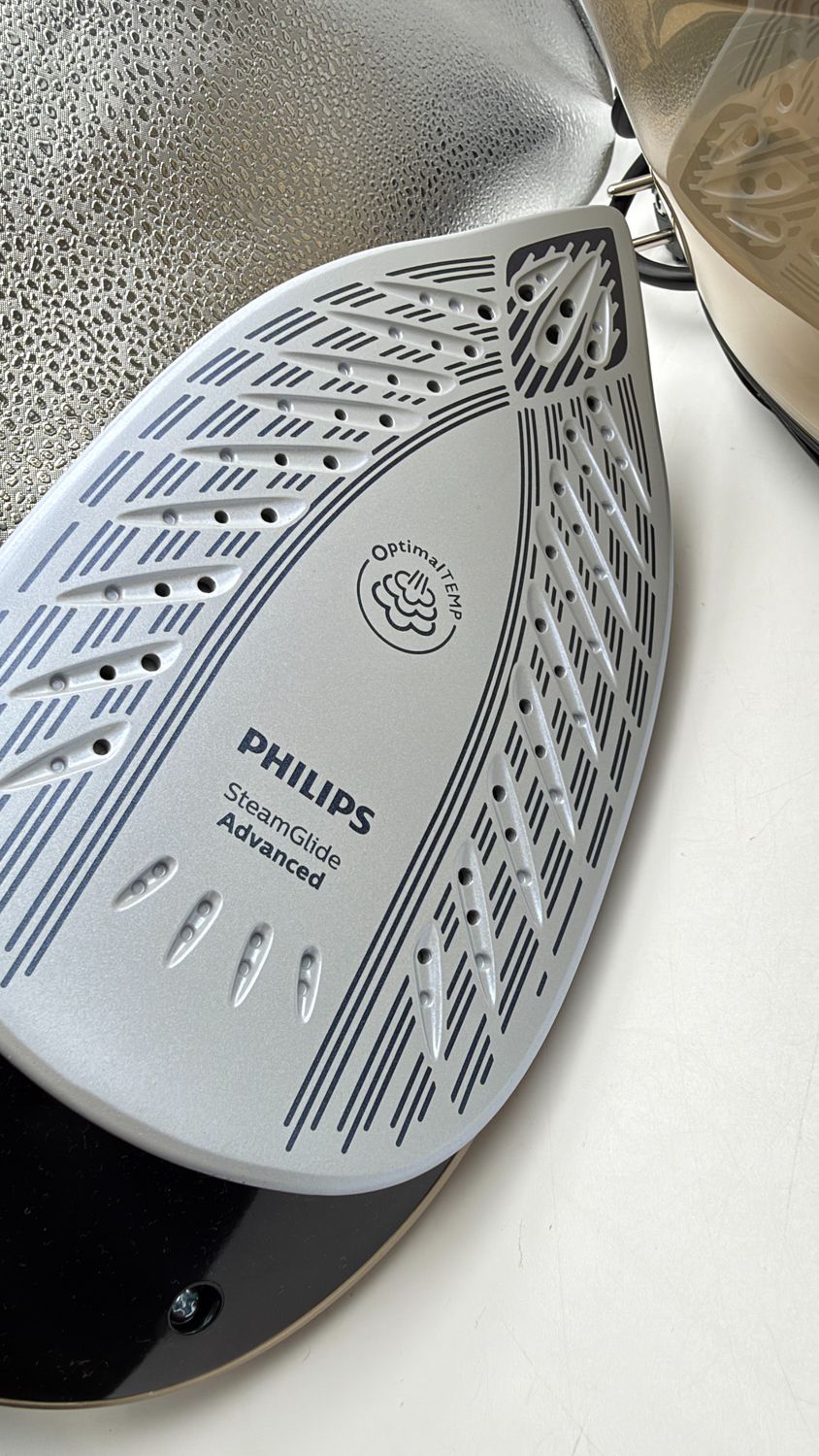 Philips stacja parowa PerfectCare seria 6000, czarna, 2400 W