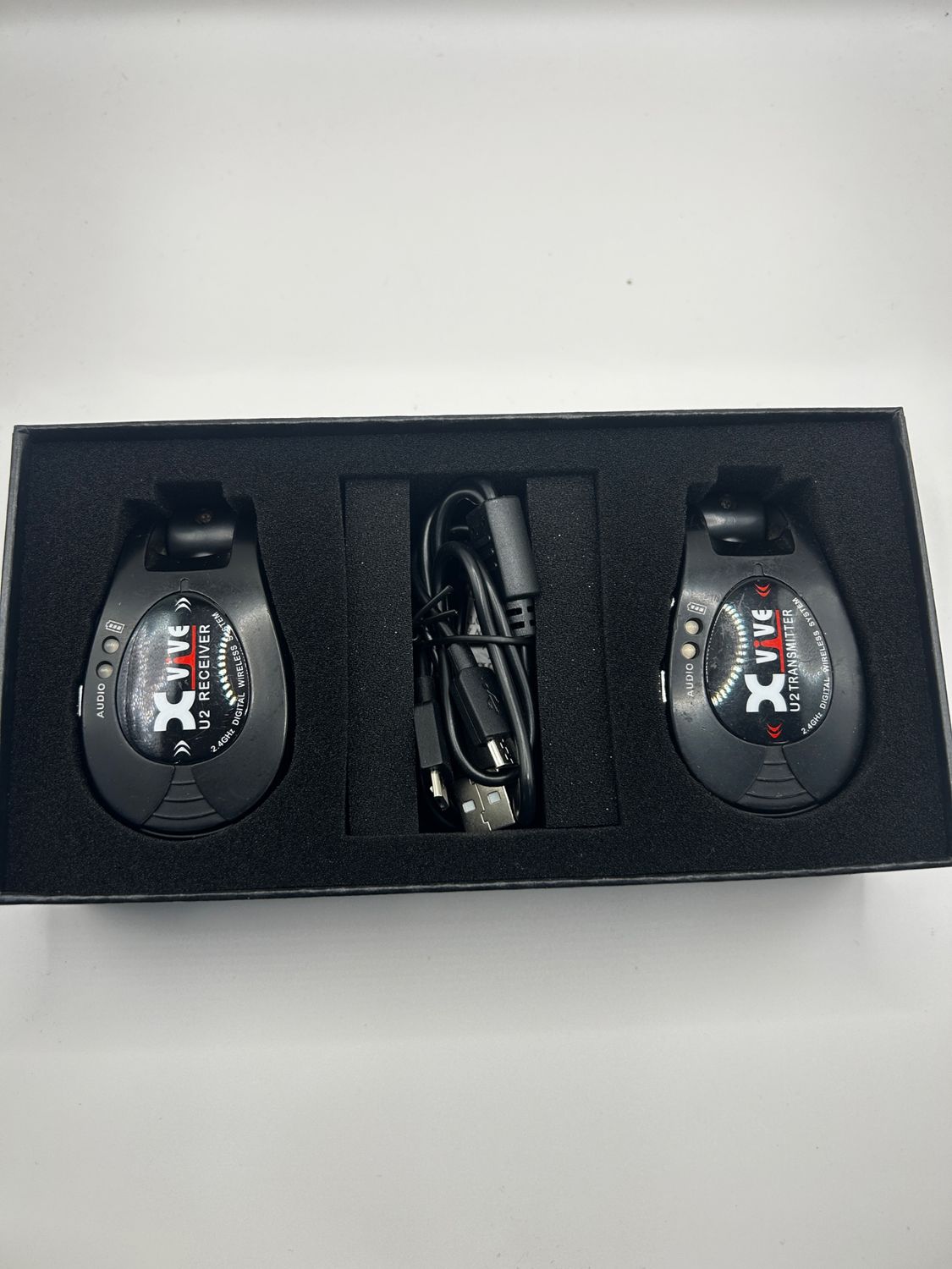 Xvive U2 bezprzewodowy system gitarowy 2,4 GHz, czarny