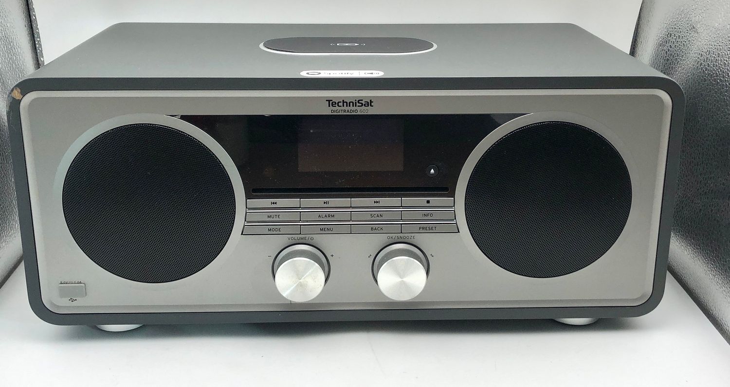 TechniSat DIGITRADIO 602 – kompaktowy system muzyczny 2.1 z radiem cyfrowym i ładowaniem Qi