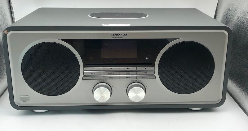 TechniSat DIGITRADIO 602 – kompaktowy system muzyczny 2.1 z radiem cyfrowym i ładowaniem Qi