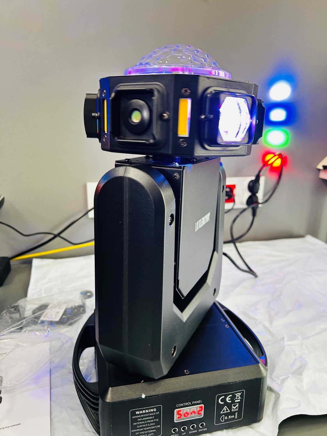 Lampa dyskotekowa imprezowa ZS101, ruchoma głowica LED RGB