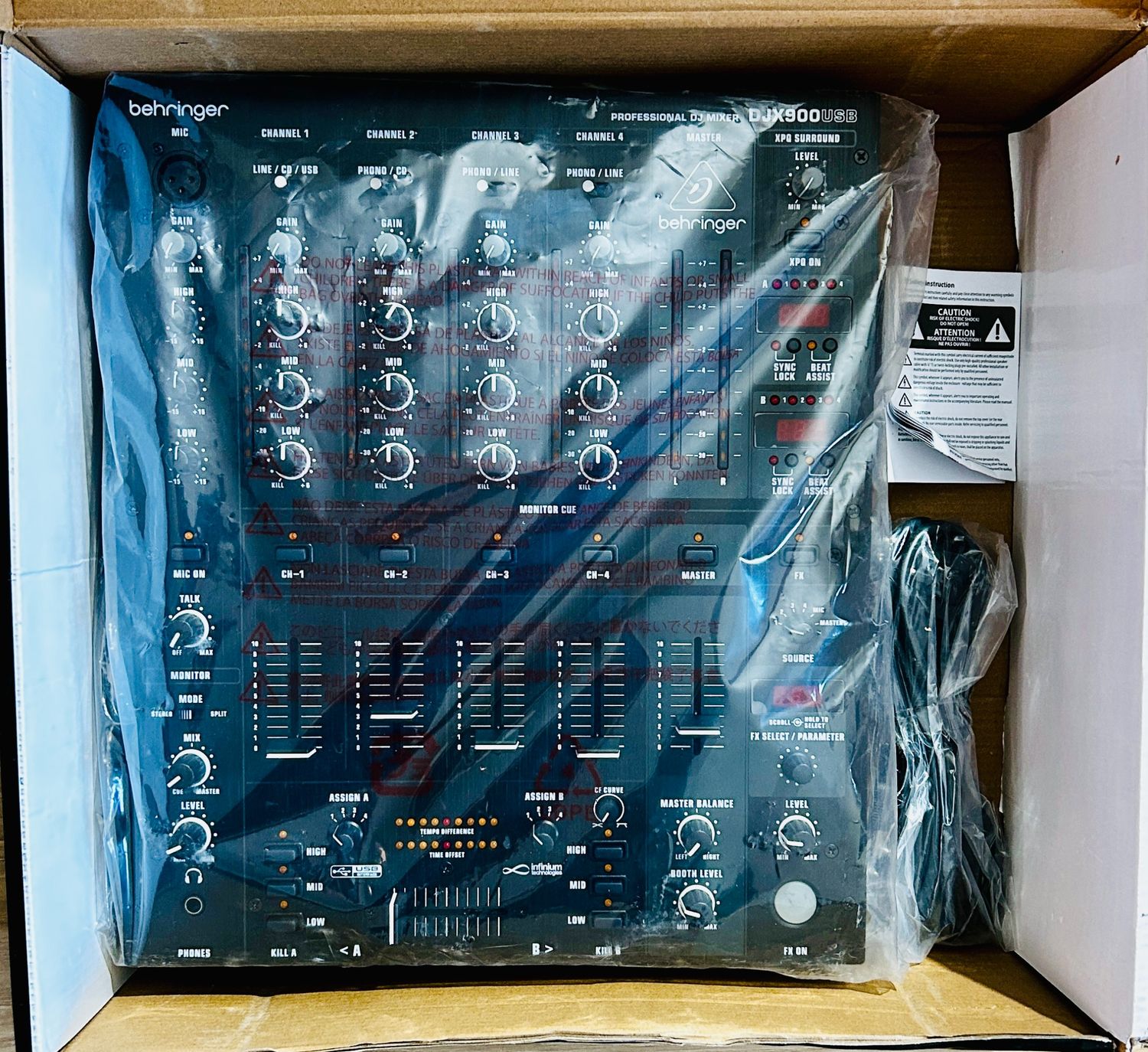 Mikser DJ Behringer DJX900 USB z efektami cyfrowymi 24-bit
