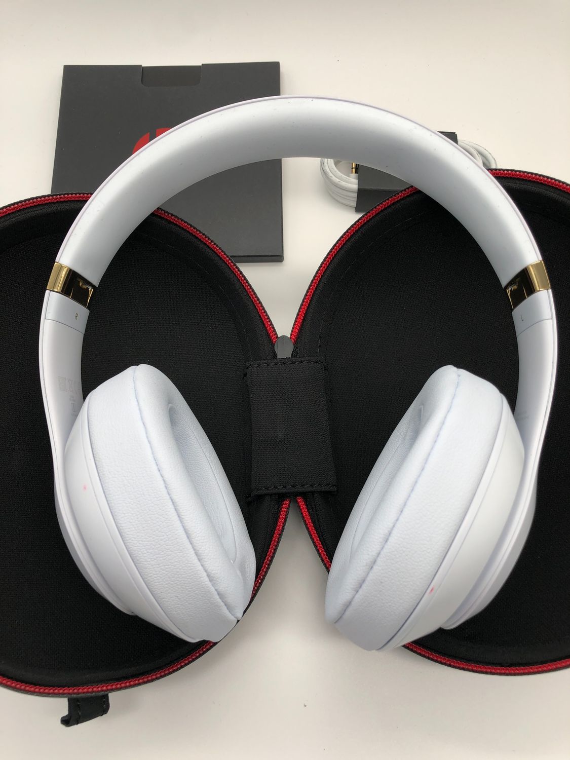Beats Studio3 Wireless z redukcją szumów - słuchawki nauszne - chip P1