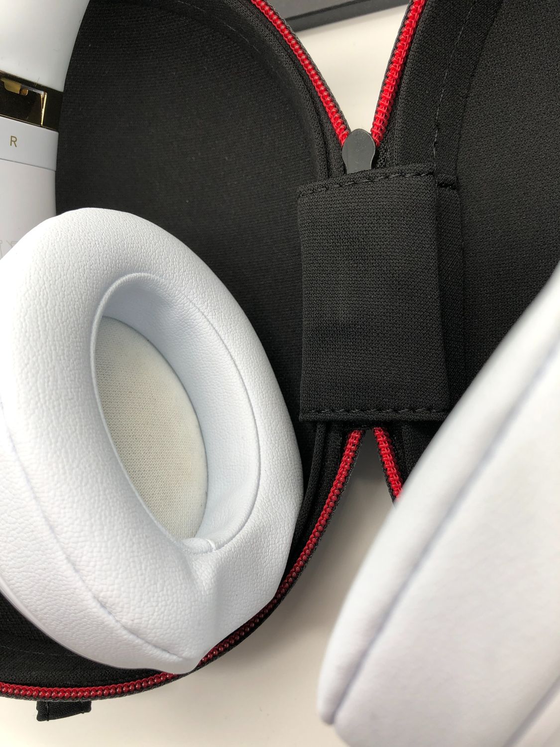 Beats Studio3 Wireless z redukcją szumów - słuchawki nauszne - chip P1