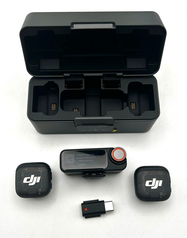 DJI Mic 3 – bezprzewodowy zestaw mikrofonowy (2 nadajniki + 1 odbiornik + etui ładujące)