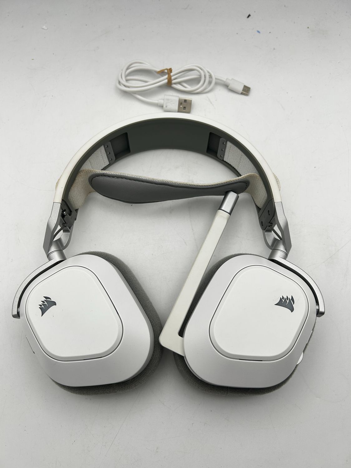 Corsair HS80 MAX WIRELESS – białe słuchawki gamingowe bezprzewodowe