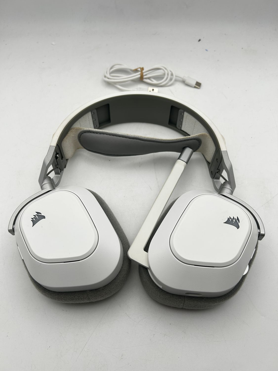 Corsair HS80 MAX WIRELESS – białe słuchawki gamingowe bezprzewodowe