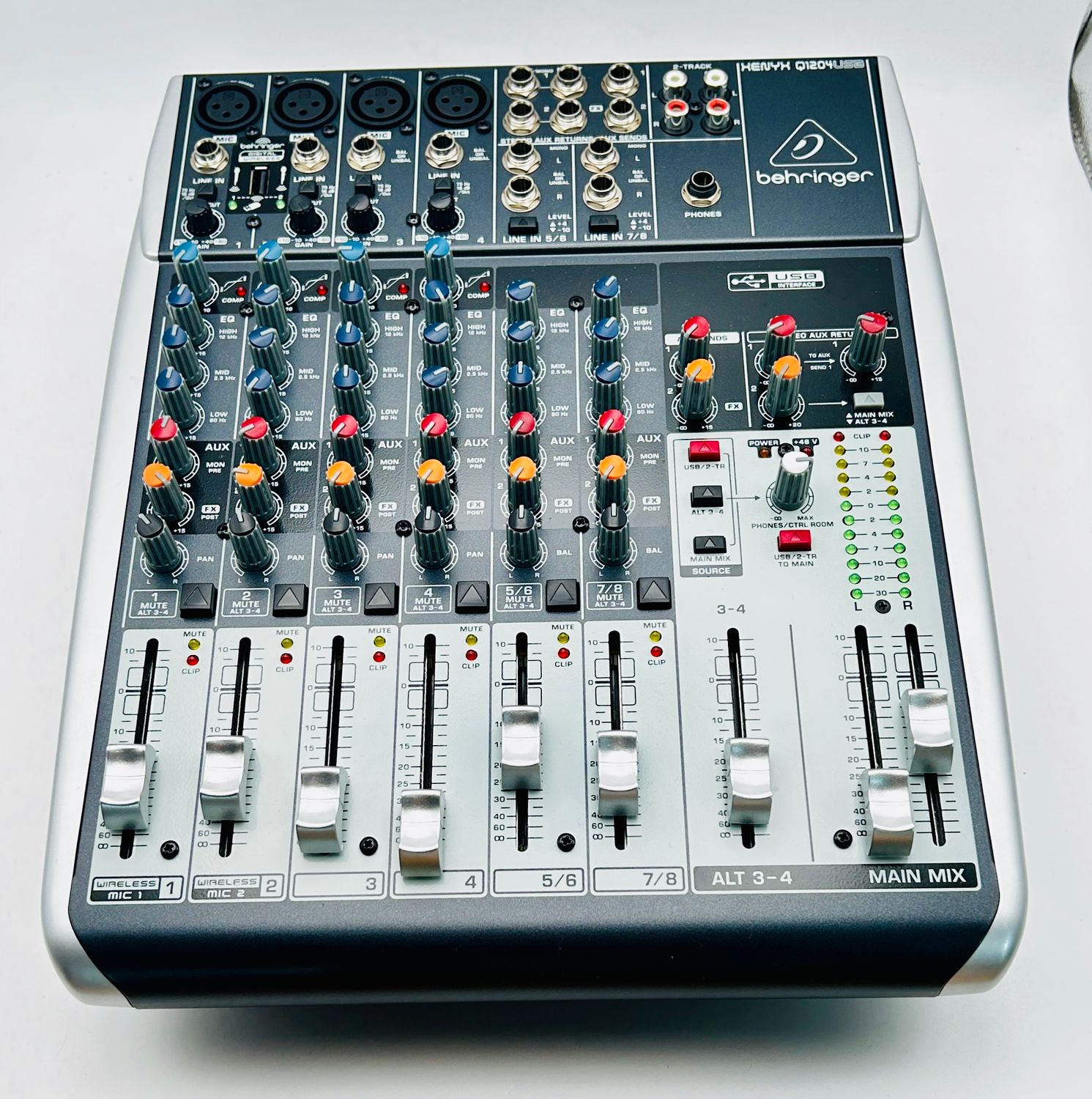 Mikser analogowy Behringer XENYX Q1204USB
