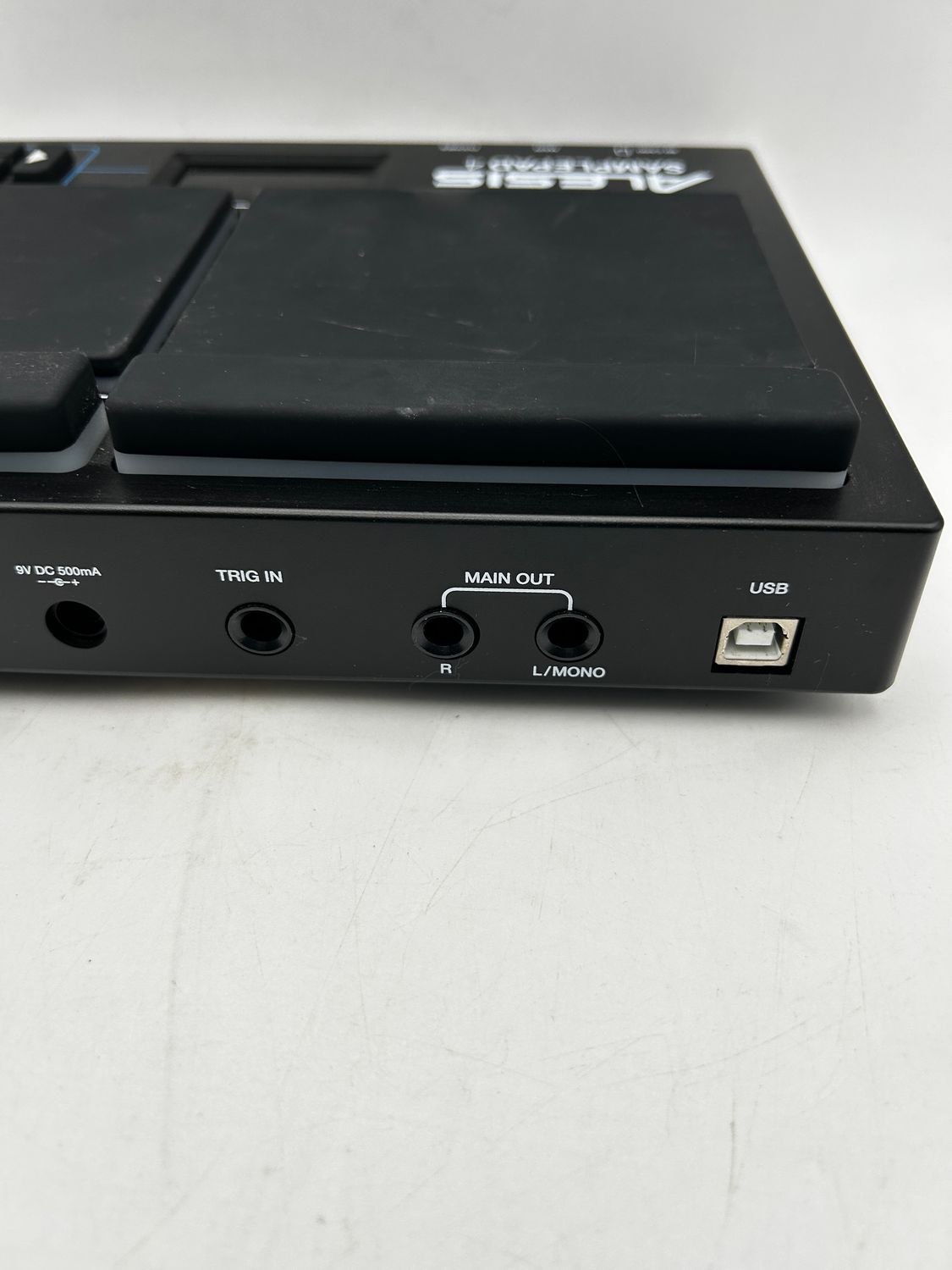 Alesis Sample Pad 4 – kompaktowy instrument perkusyjny i wyzwalacz próbek