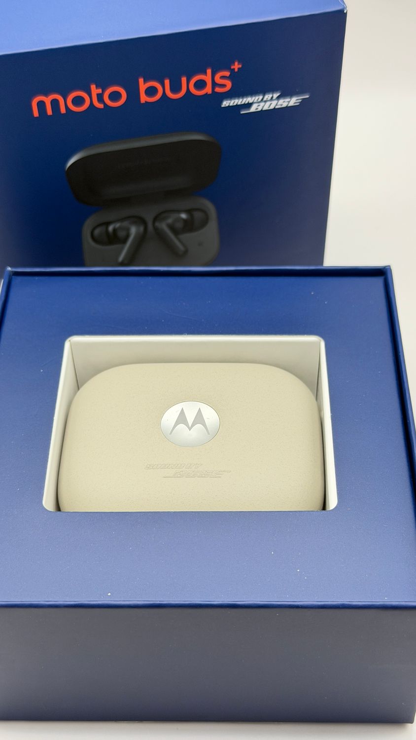 Motorola, słuchawki Moto Buds+ z dźwiękiem od Bose, dwa dynamiczne prz