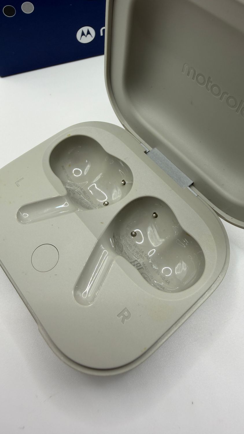 Motorola, słuchawki Moto Buds+ z dźwiękiem od Bose, dwa dynamiczne prz
