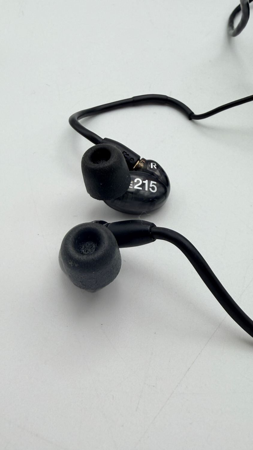 Shure SE215-K – słuchawki douszne czarne