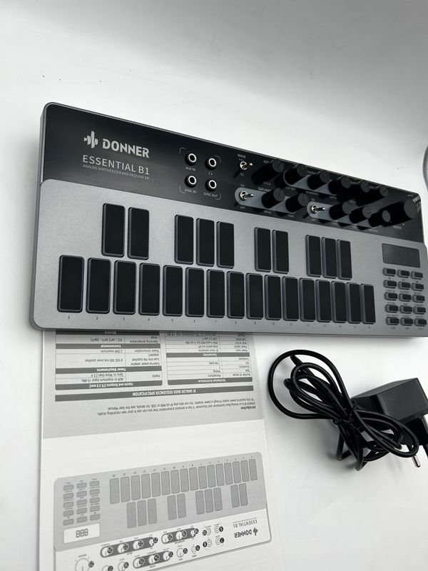 DONNER B1 analogowy syntezator basowy i sekwencer