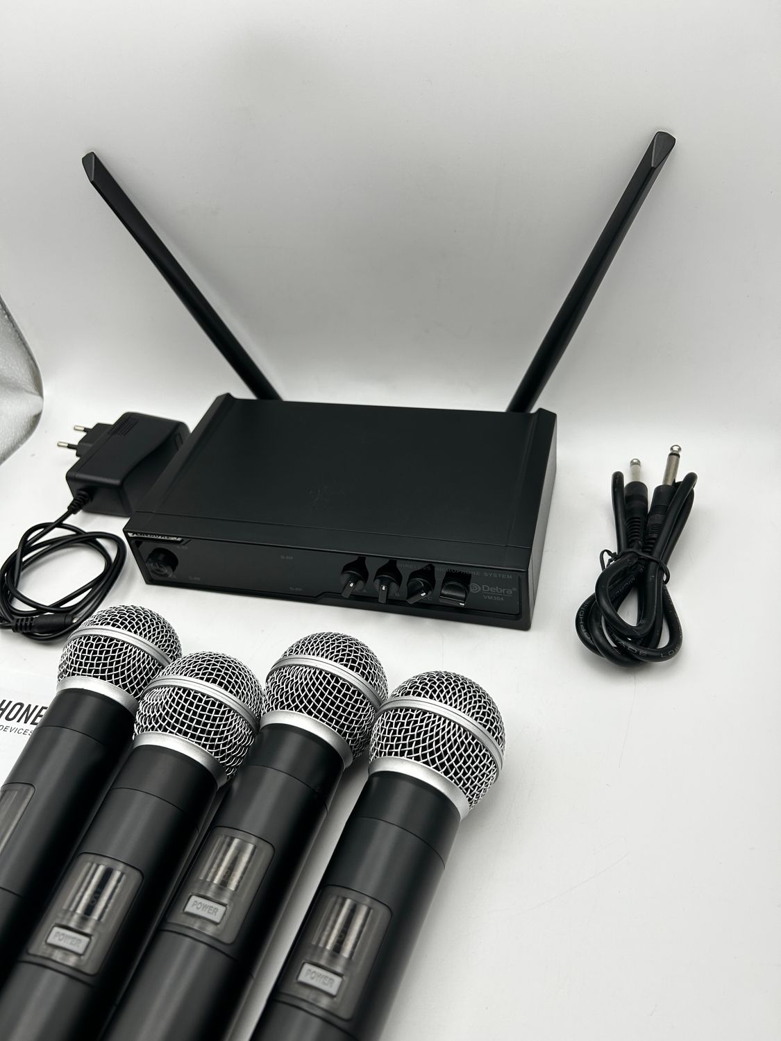 D Debra Audio VM304 - 4-kanałowy bezprzewodowy system mikrofonowy VHF