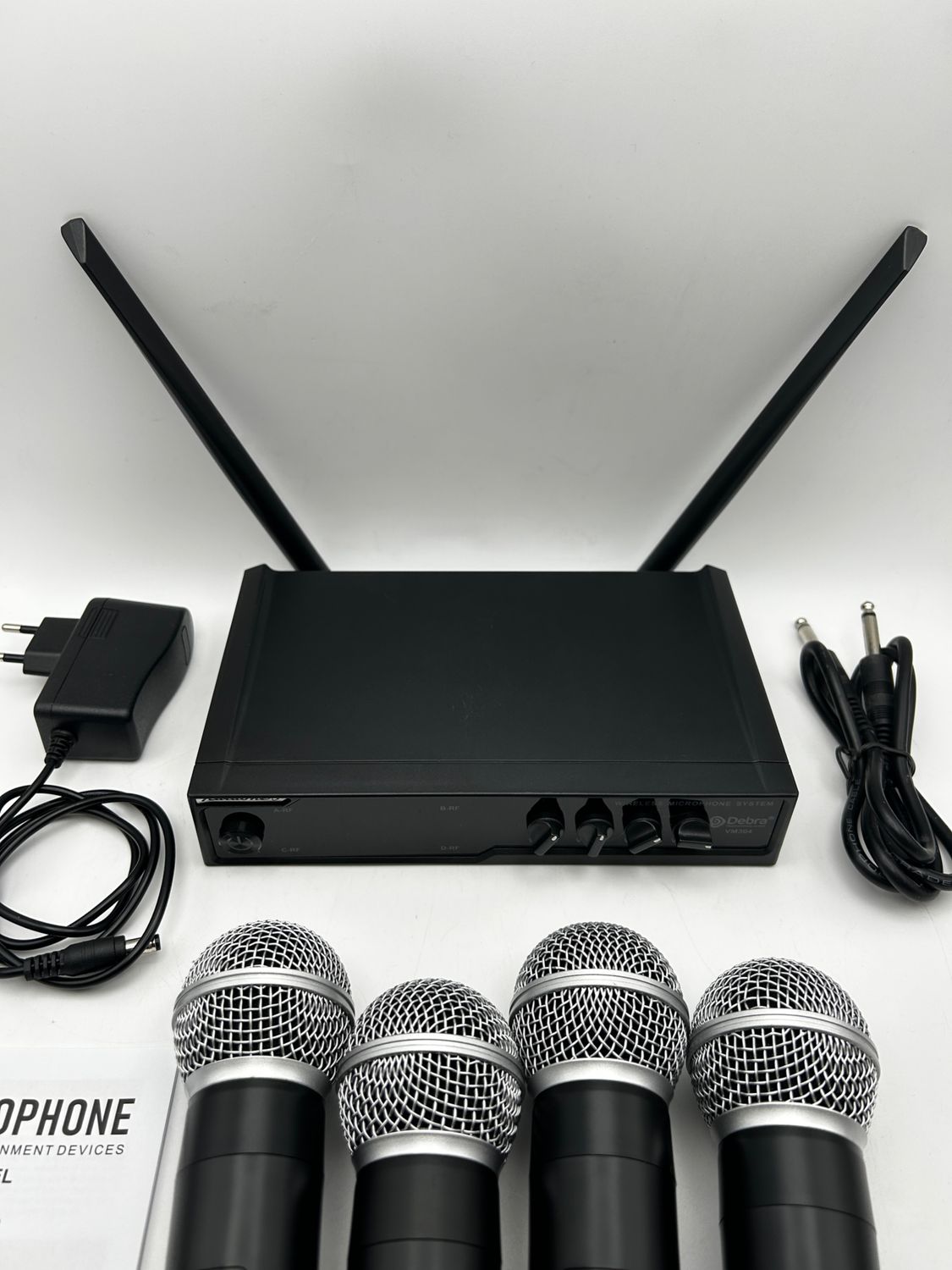 D Debra Audio VM304 - 4-kanałowy bezprzewodowy system mikrofonowy VHF