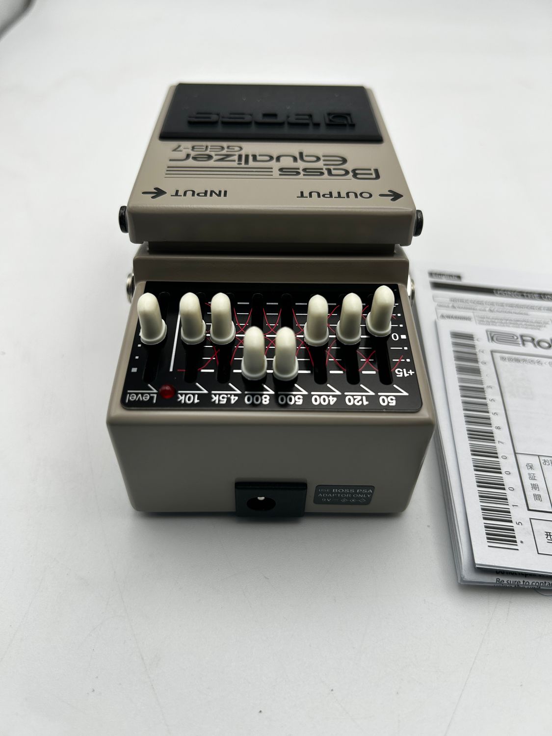 BOSS GEB-7 – 7-pasmowy pedał EQ do basu
