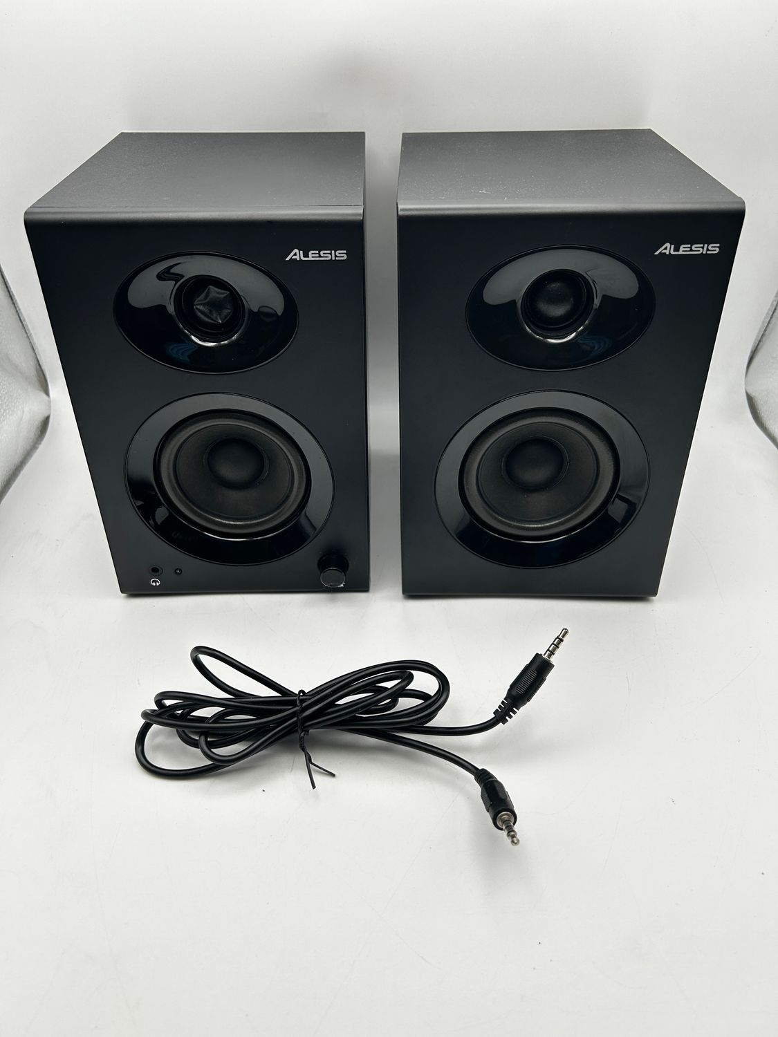Para monitorów studyjnych Alesis ELEVATE3MKIIXUS 3 cale 20 W, czarne