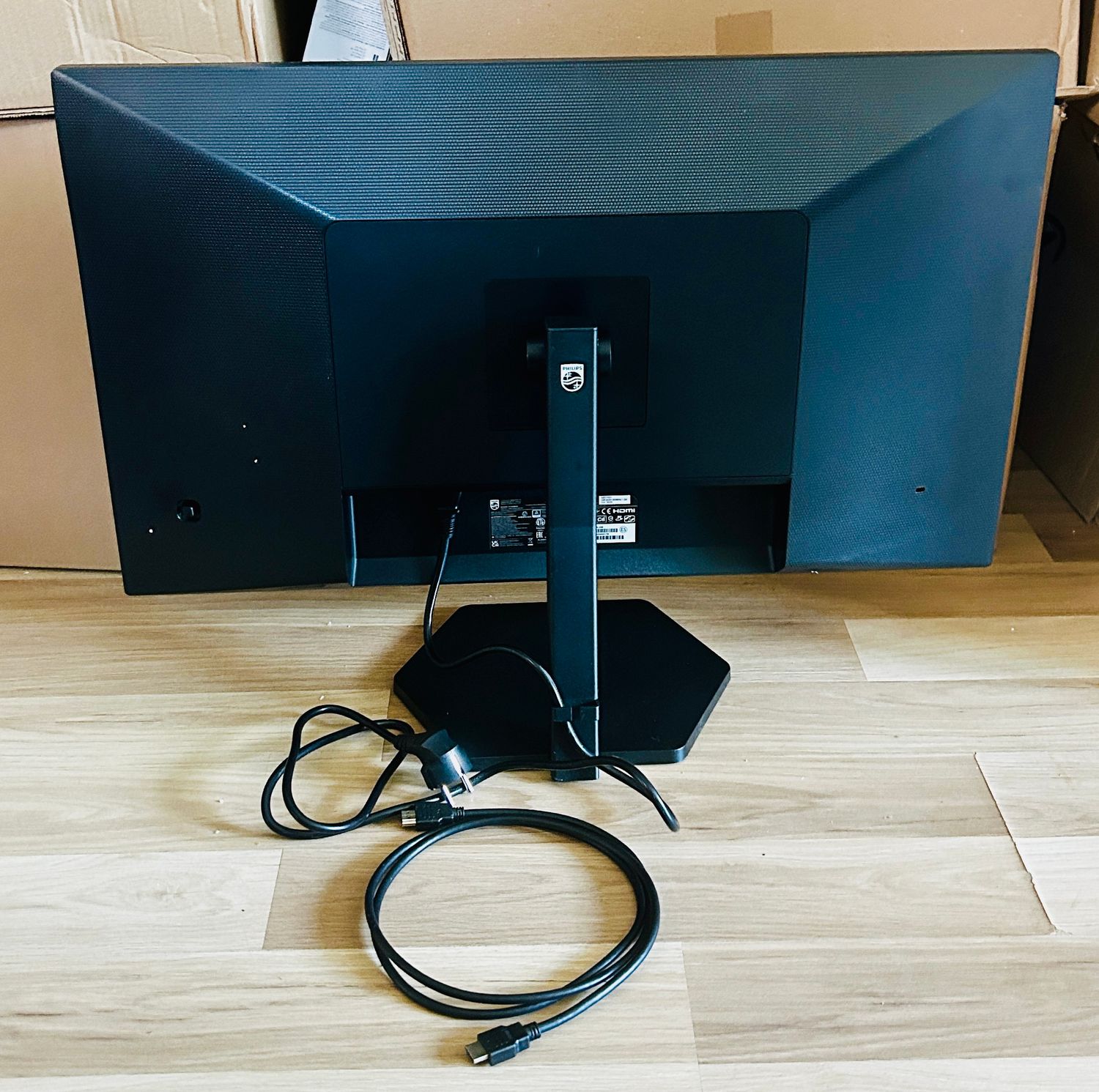 Philips 32E1N3100LA – 32-calowy monitor Full HD z głośnikami, rozbity ekran