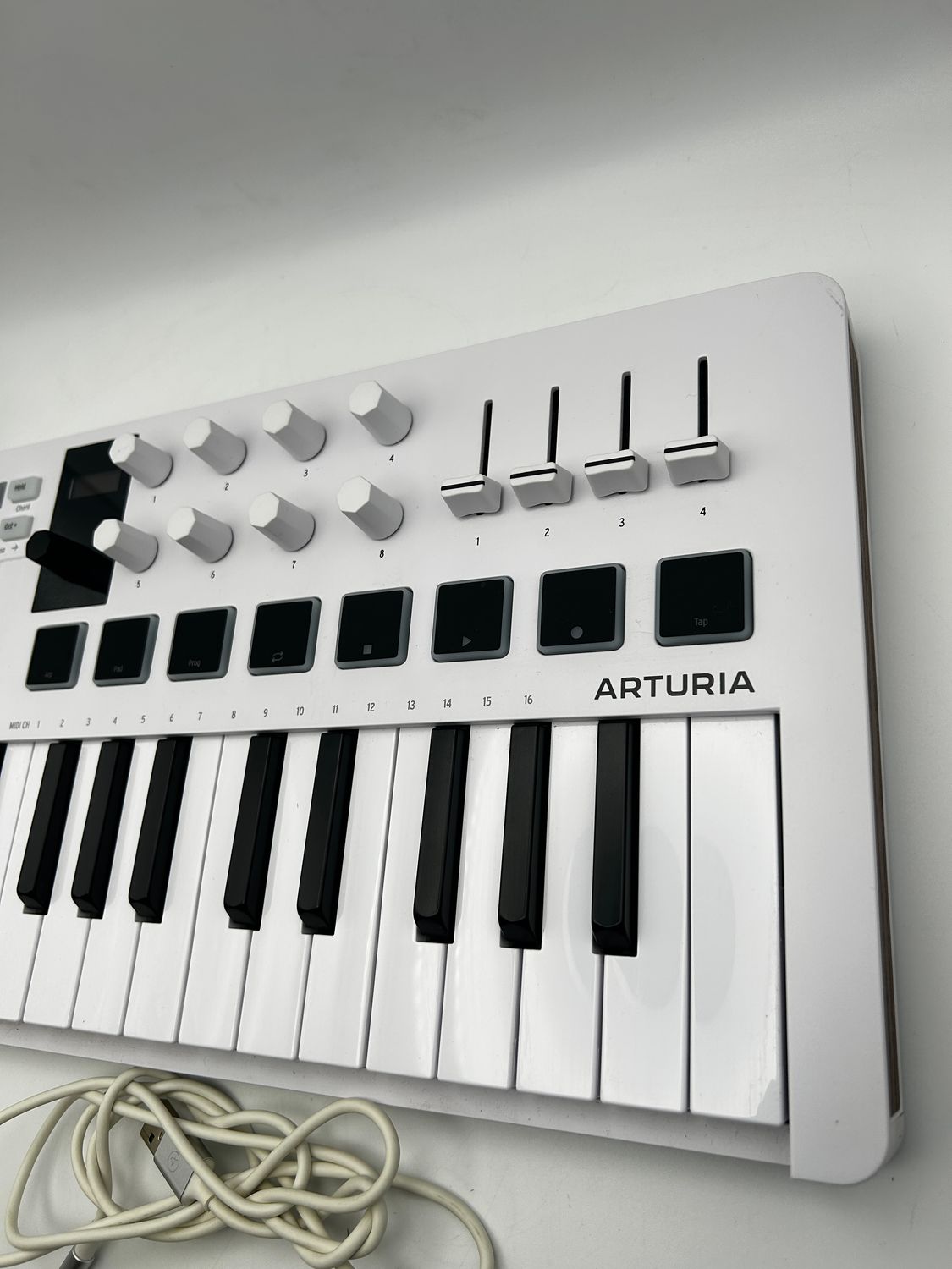 Arturia MiniLab 3 kompaktowy kontroler klawiaturowy, biały