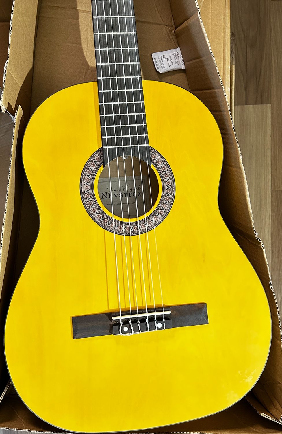 Gitara klasyczna koncertowa 4/4 „Miele” z pokrowcem i kluczem