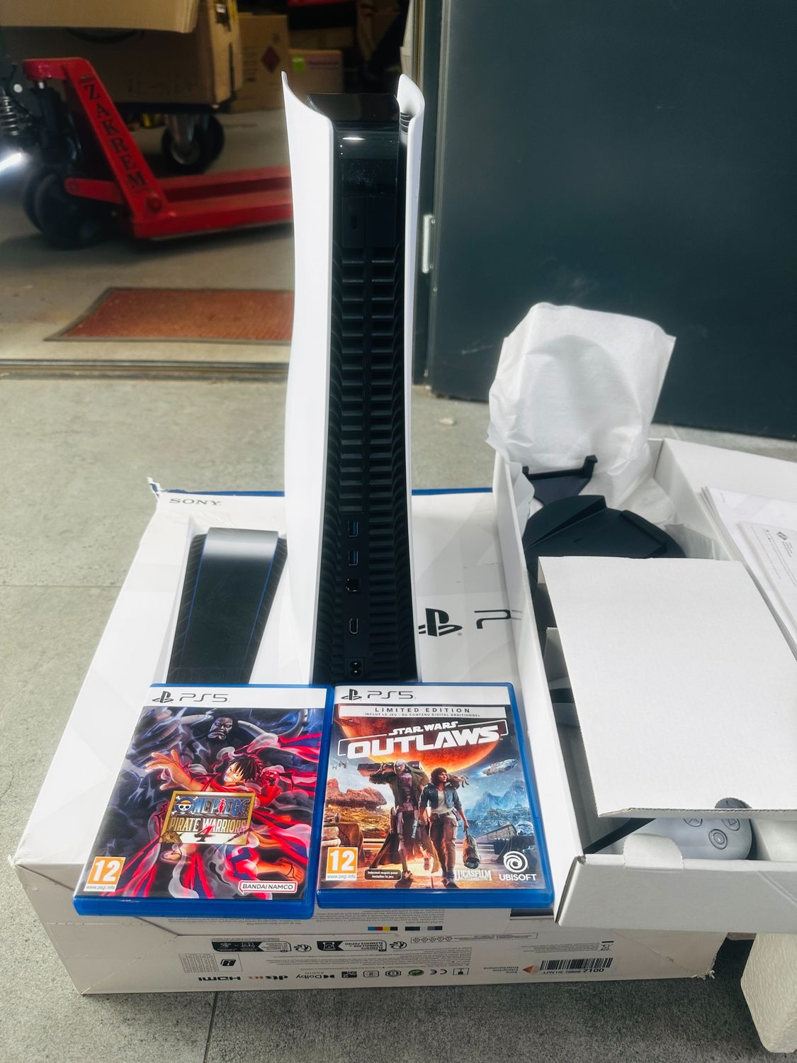 Sony PlayStation 5 Edycja Standard z napędem Blu-ray 4K – biała