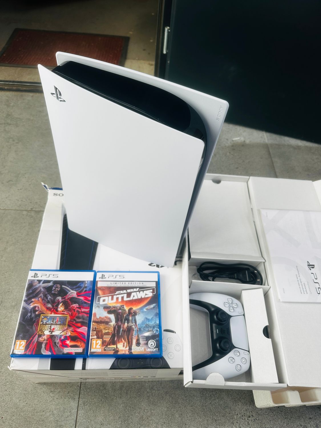 Sony PlayStation 5 Edycja Standard z napędem Blu-ray 4K – biała