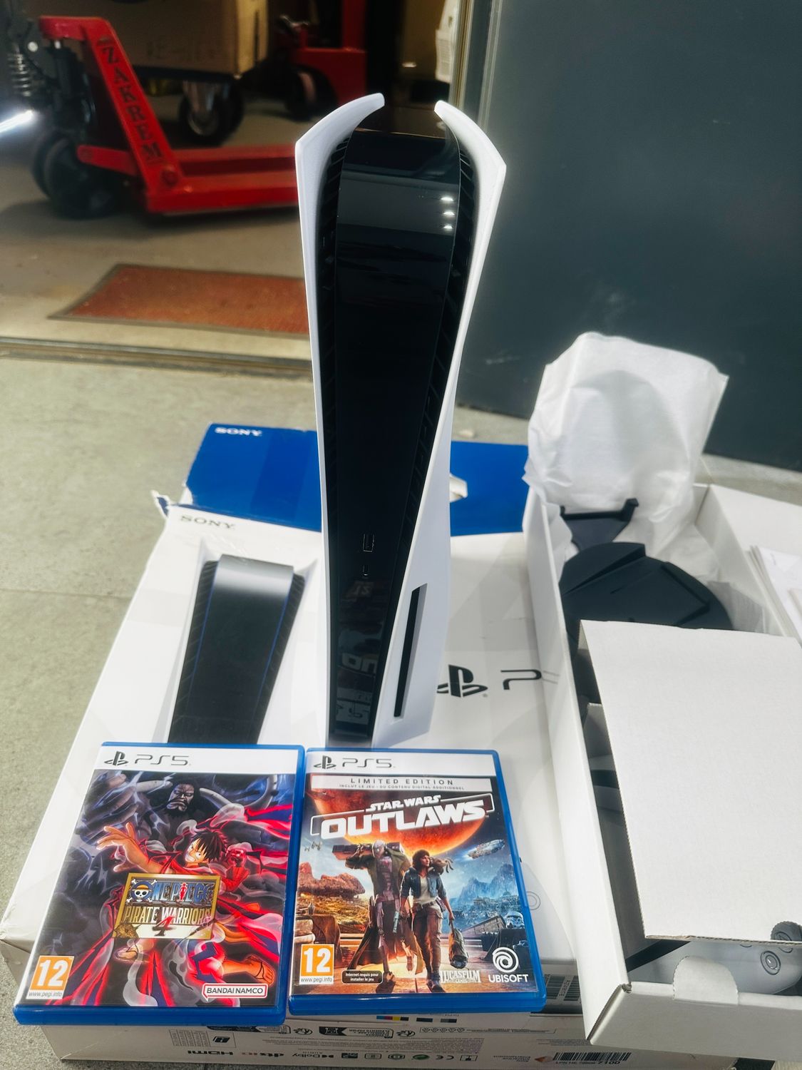 Sony PlayStation 5 Edycja Standard z napędem Blu-ray 4K – biała