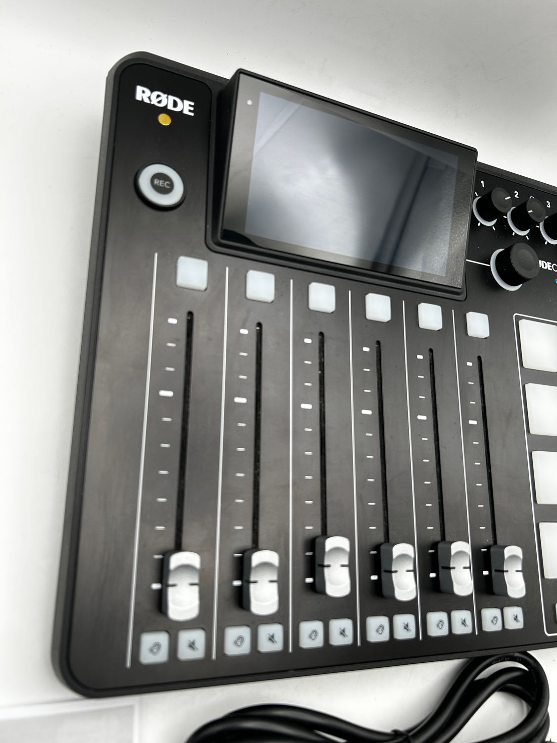 RØDE RØDECaster Pro II – kompleksowe rozwiązanie produkcyjne do podcastów