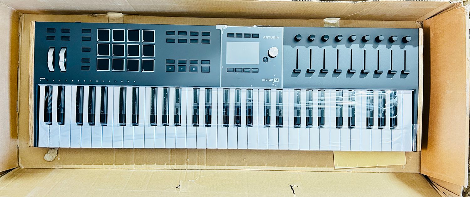 Arturia KeyLab 61 MK3 Black – kontroler MIDI 61 klawiszy, uszkodzone opakowanie