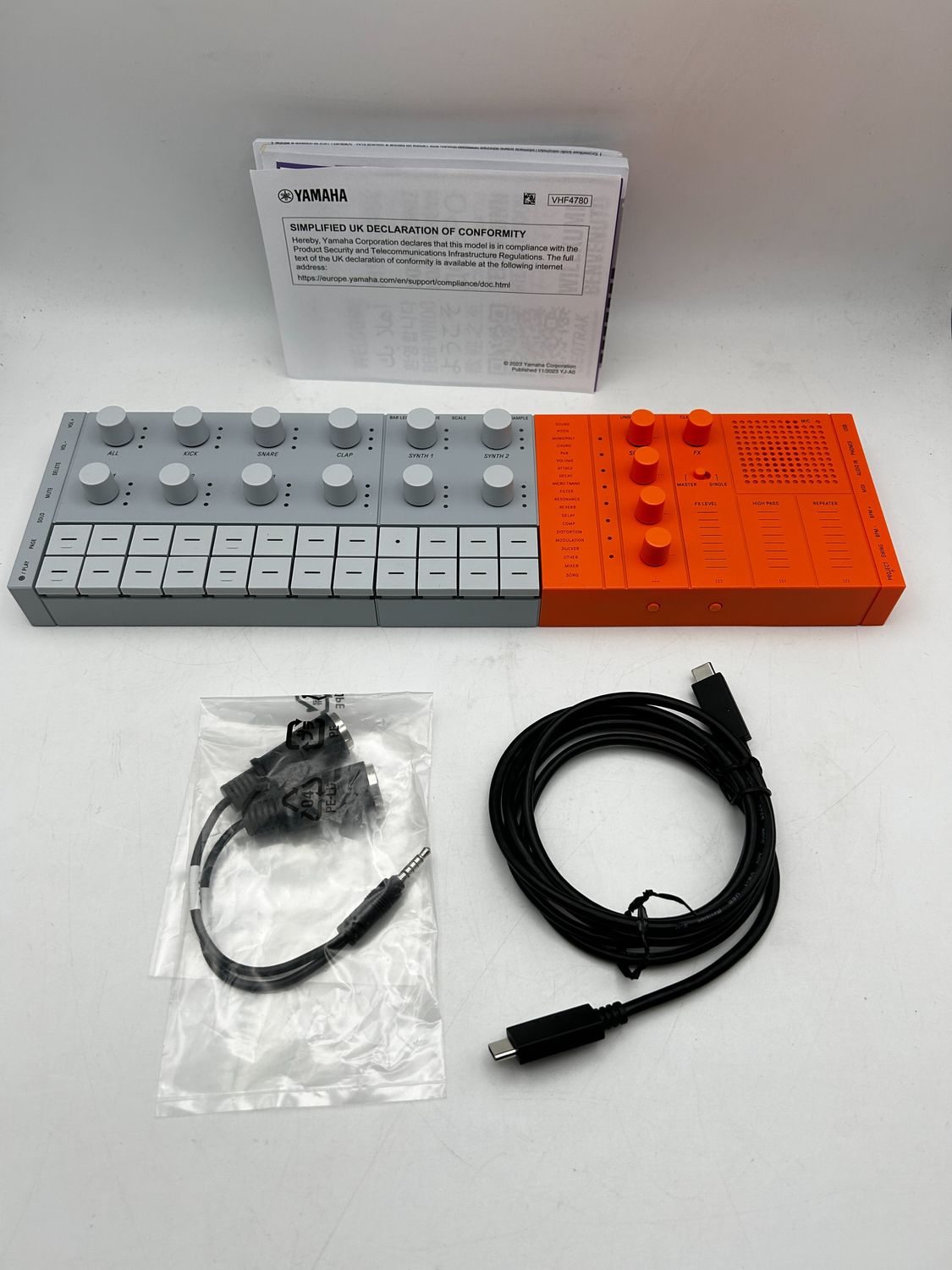 Yamaha SEQTRAK – mobilny groovebox all-in-one, pomarańczowy