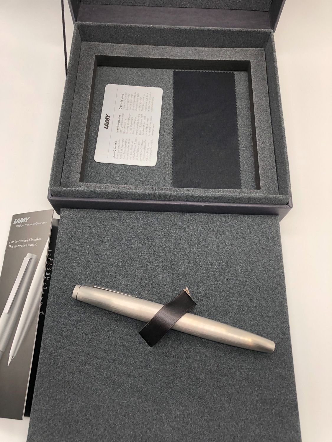 Lamy model 2000 002 1224125 pióro wieczne ze stalówką M, EF, srebrne