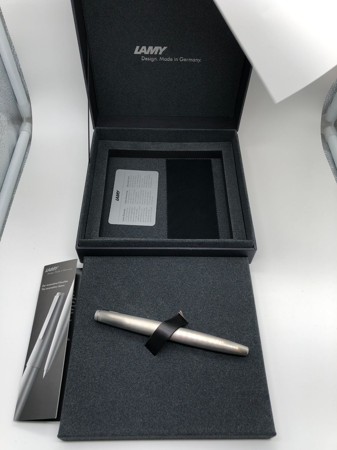 Lamy model 2000 002 1224125 pióro wieczne ze stalówką M, EF, srebrne