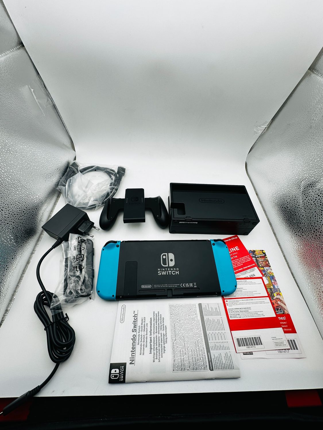 Nintendo Switch z Joy-Con Neon Niebieski