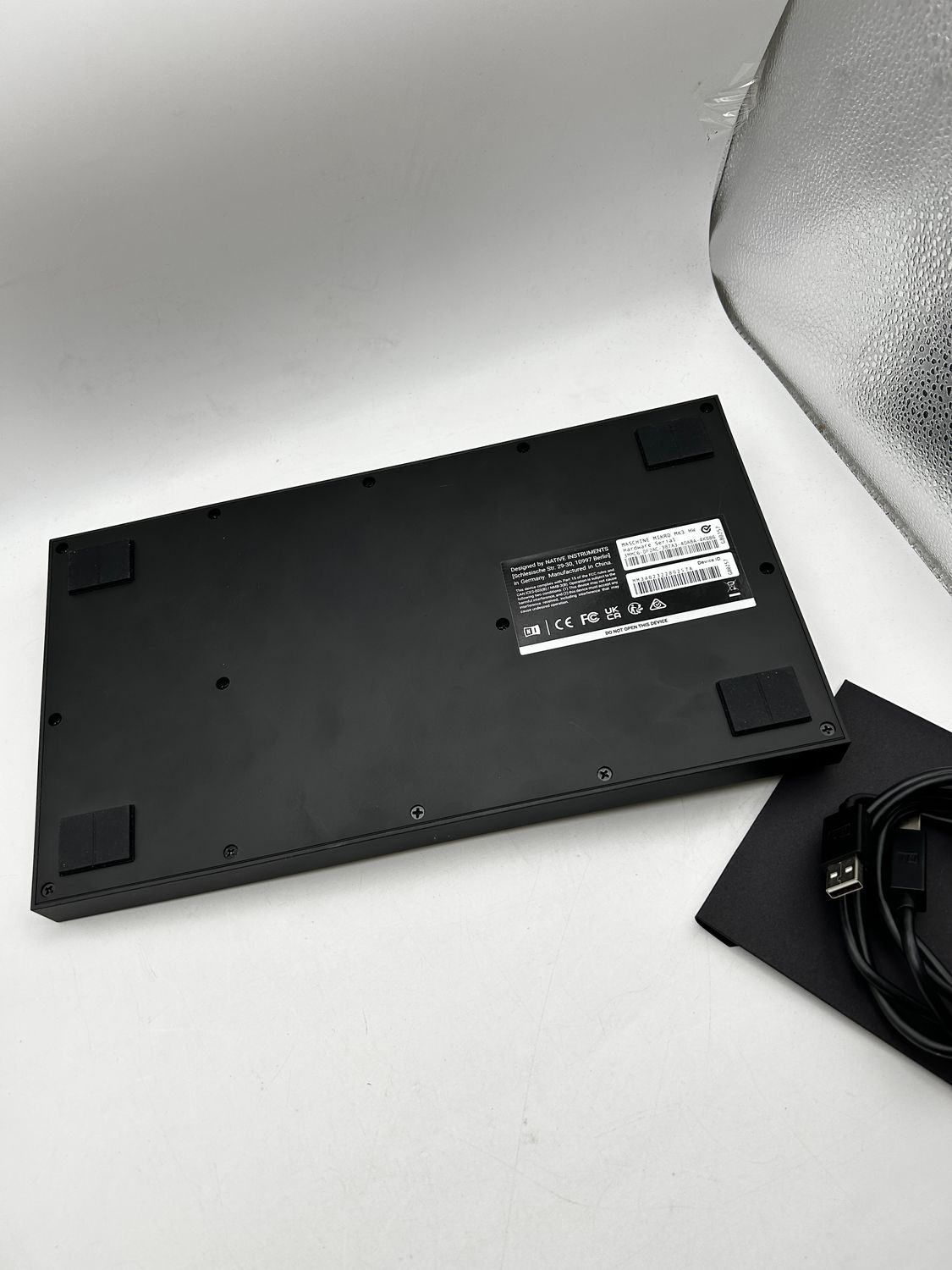 Native Instruments Mikro Mk3, kontroler MIDI USB Drum Pad