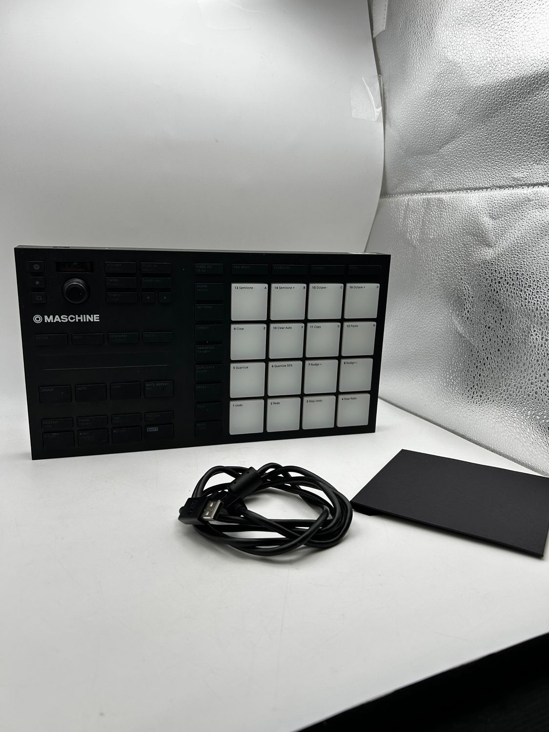 Native Instruments Mikro Mk3, kontroler MIDI USB Drum Pad